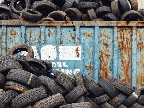 reciclaje de vehículos cauchos desguaces